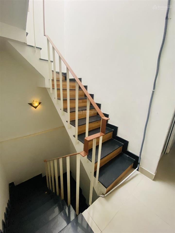 Bán nhà hòa hảo, 4m x 14m, 4 tầng, 8pn, gần hẻm xe hơi chỉ 9.5 tỷ