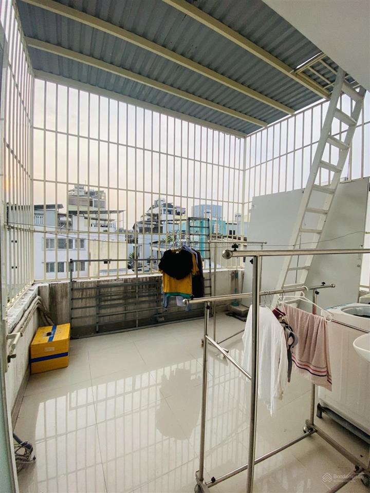 Bán nhà hòa hảo, 4m x 14m, 4 tầng, 8pn, gần hẻm xe hơi chỉ 9.5 tỷ