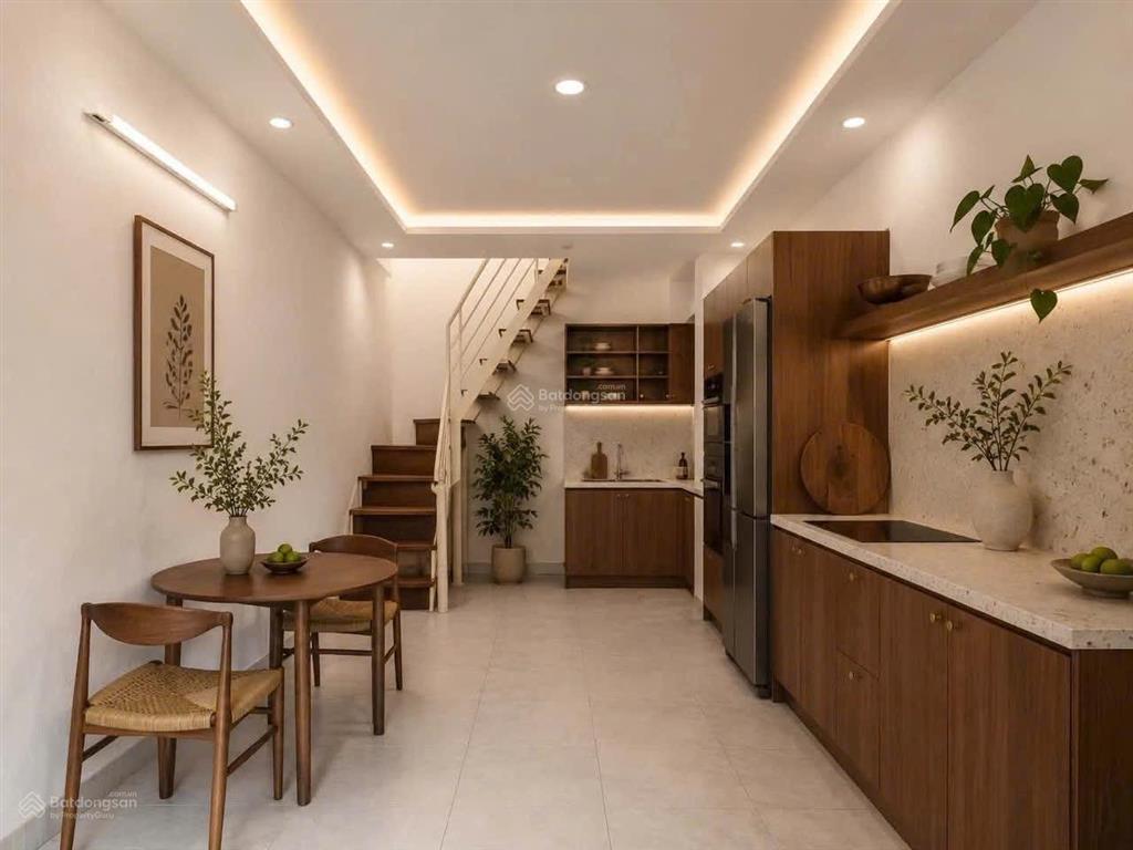 Bán nhà, 3 tầng, 3.5m x 7m, hồ thị kỷ, quận 10, giá chỉ 4.55 tỷ còn thương lượng