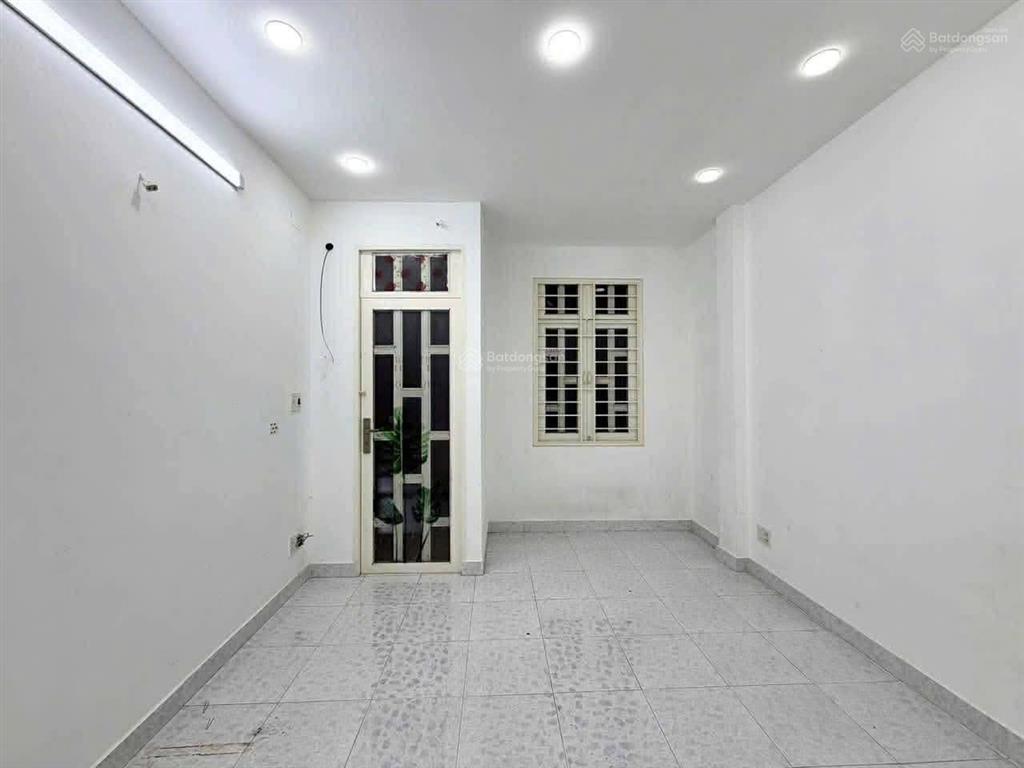 Bán nhà, 3 tầng, 3.5m x 7m, hồ thị kỷ, quận 10, giá chỉ 4.55 tỷ còn thương lượng