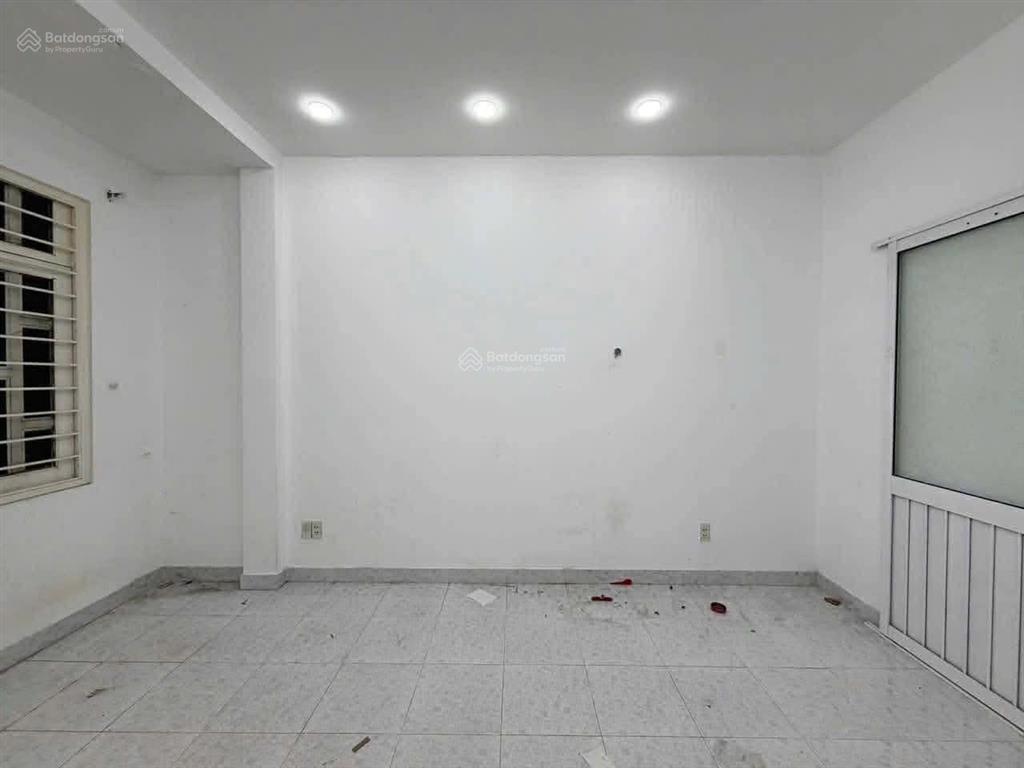 Bán nhà, 3 tầng, 3.5m x 7m, hồ thị kỷ, quận 10, giá chỉ 4.55 tỷ còn thương lượng