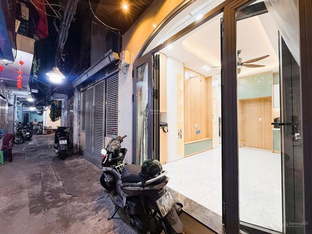 Hẻm thông thoáng 1 trục võ văn tần, phường 5, quận 3  3.24 x 8.03 4 tầng (nở hậu 3.5m) 4.95 tỷ