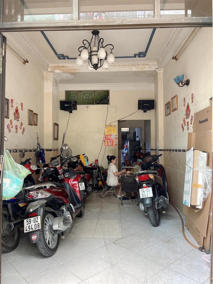 Bán nhà thành thái 3.7m x 13m, quận 10, 4 tầng, 8.5 tỷ tl, hẻm trước nhà ô tô nhỏ vào được