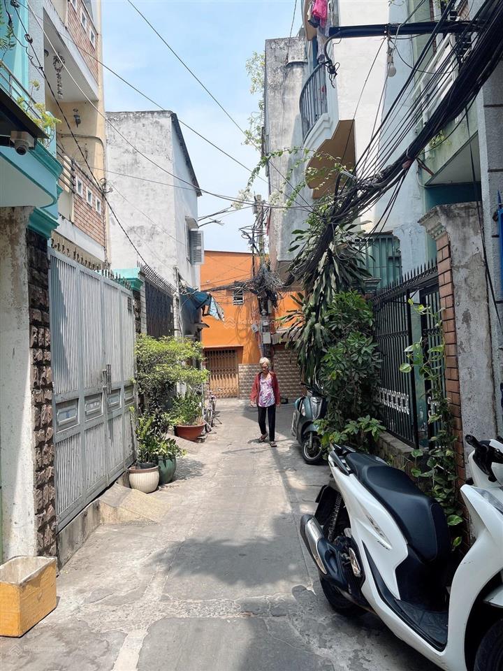 Bán nhà thành thái 3.7m x 13m, quận 10, 4 tầng, 8.5 tỷ tl, hẻm trước nhà ô tô nhỏ vào được