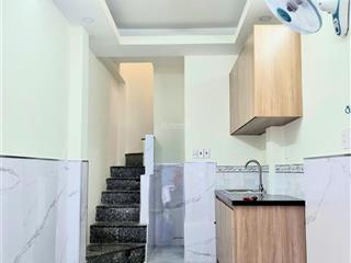 Bán nhà cách mạng tháng 8, gần hẻm xe hơi, 2 tầng, quận 10 giá chỉ 2.85 tỷ