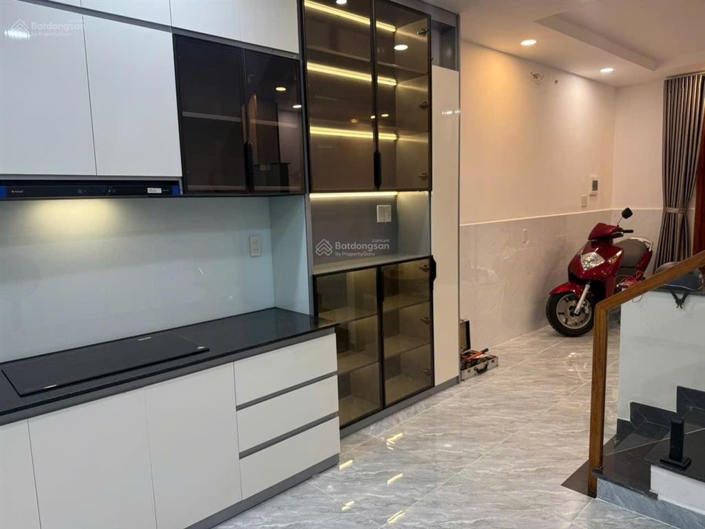 Bán nhà đẹp ba tháng hai, 4.4m x 8.5m, 3 tầng, 4pn, full nội thất chỉ 6.8 tỷ