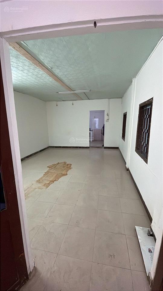 Bán nhà lạc long quân, 4m x 10m, quận 10 giá chỉ 5.8 tỷ