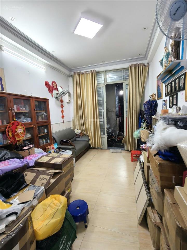 Bán nhà lê văn sỹ, 3.3m x 9.5m, 3 tầng, tân bình giá chỉ 4,5 tỷ.