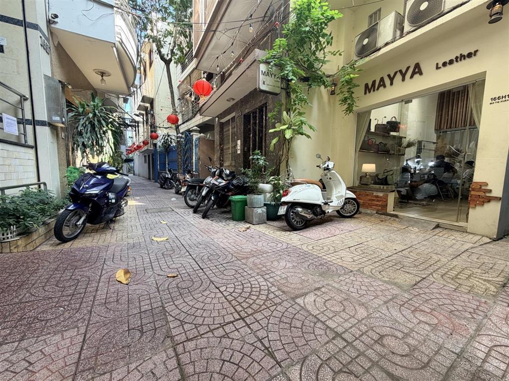 Bán nhà bùi thị xuân, quận 1, 3m x 10m  3 tầng, giá chỉ 6.9 tỷ tl.