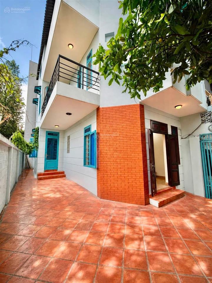 Bán nhà 6.6m x 15m, 3 tầng, trương công định, tân bình, giá chỉ 8.8 tỷ còn thương lượng