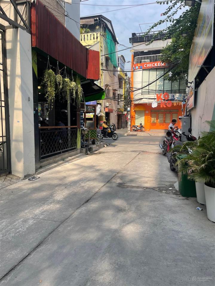 Bán nhà 6.6m x 15m, 3 tầng, trương công định, tân bình, giá chỉ 8.8 tỷ còn thương lượng