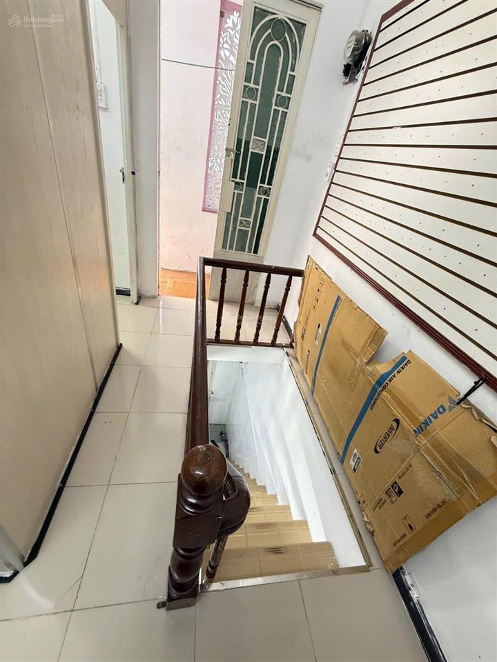 Bán nhà hẻm xe hơi, tô hiến thành, 4m x 7m, 30m2, 4,8 tỷ tl, 2 tầng, 3pn.
