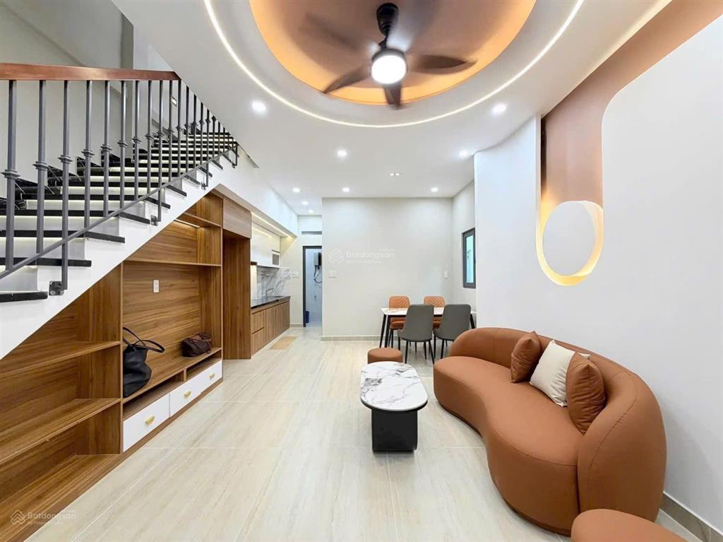 Bán nhà 4.3m x 10m, lý thường kiệt, chỉ 6.1 tỷ, 2 tầng, 3pn, tân bình sát quận 10.