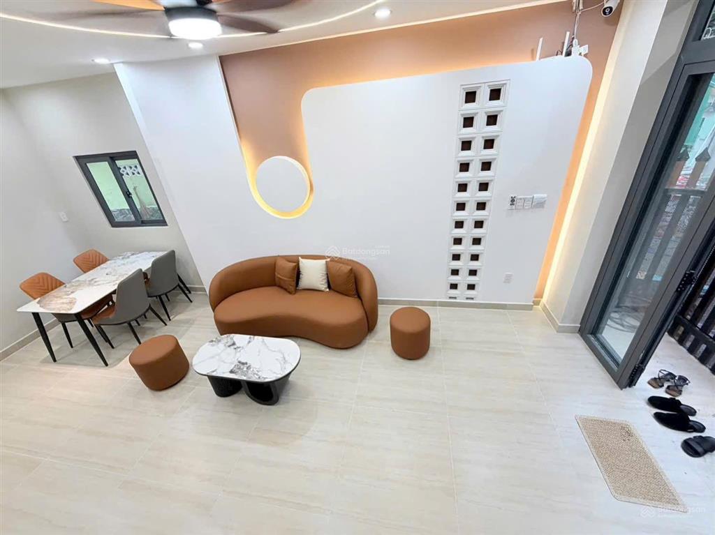 Bán nhà 4.3m x 10m, lý thường kiệt, chỉ 6.1 tỷ, 2 tầng, 3pn, tân bình sát quận 10.