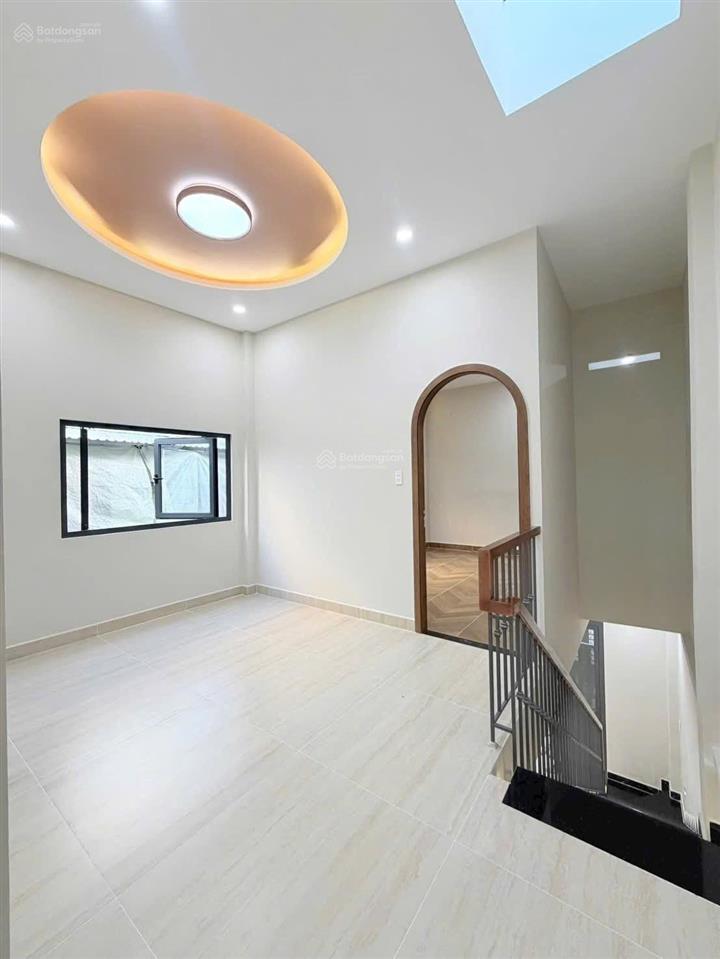 Bán nhà 4.3m x 10m, lý thường kiệt, chỉ 6.1 tỷ, 2 tầng, 3pn, tân bình sát quận 10.