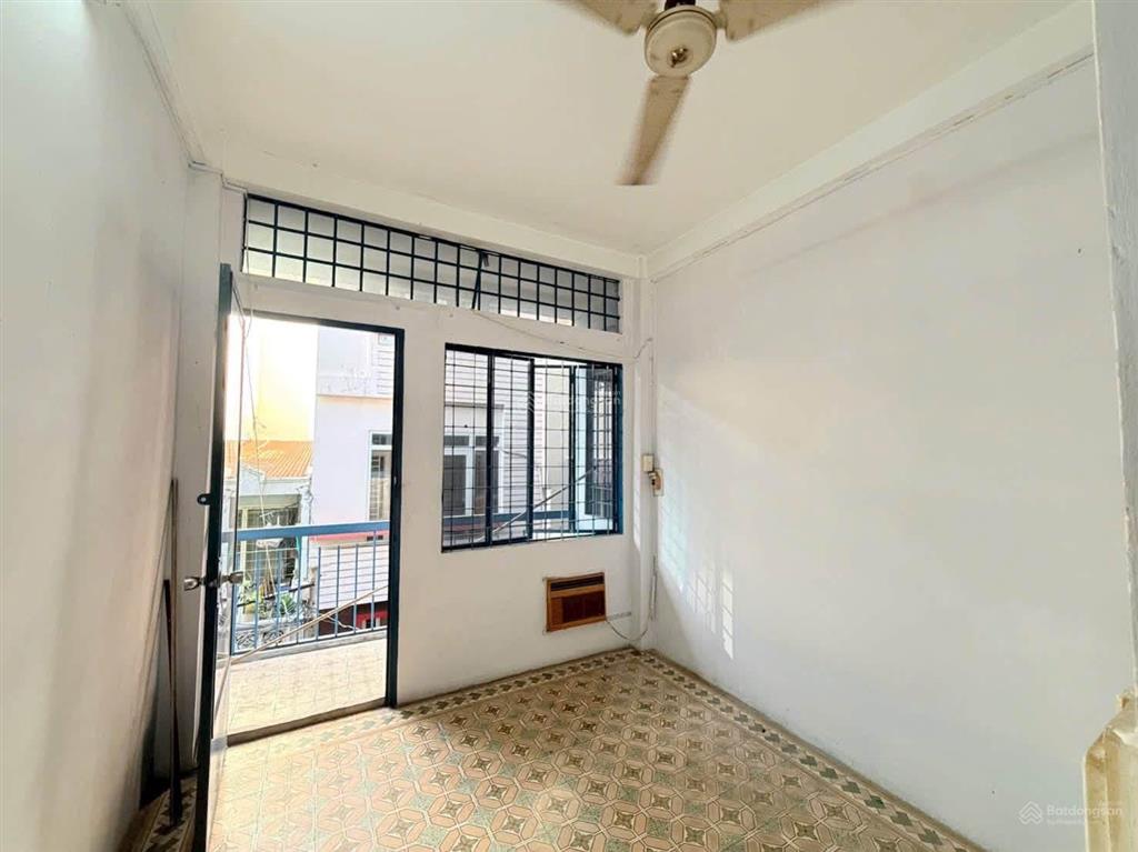 Nguyễn thiện thuật, quận 3, hẻm xe hơi, 4 tầng, 3,2m x 10m, giá chỉ 6,4 tỷ tl