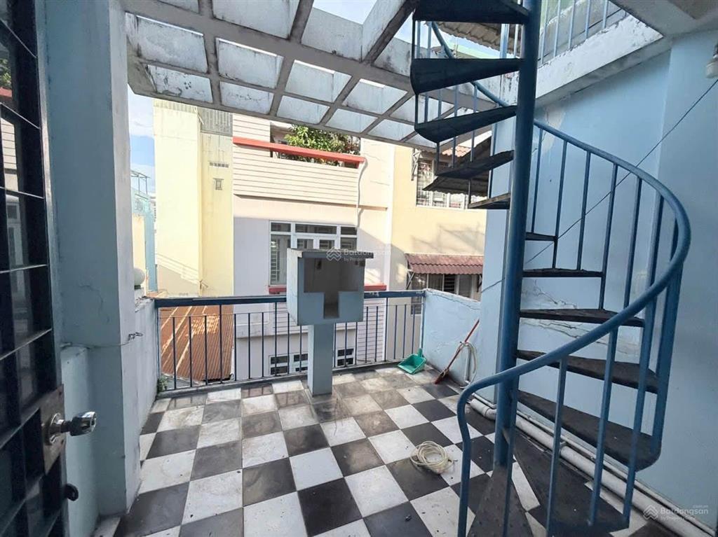 Nguyễn thiện thuật, quận 3, hẻm xe hơi, 4 tầng, 3,2m x 10m, giá chỉ 6,4 tỷ tl