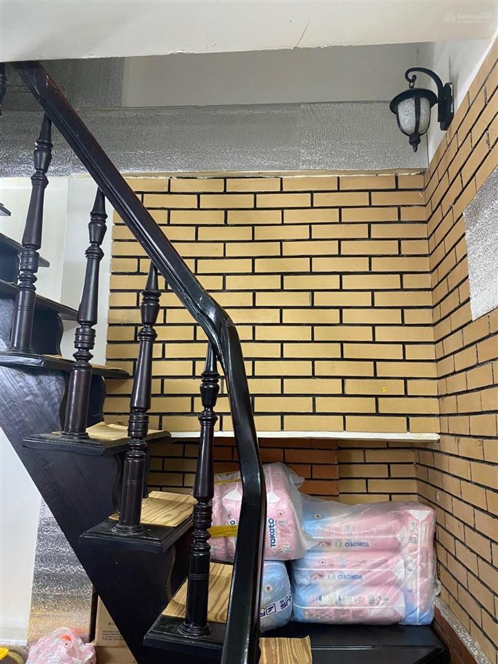 Bán nhà 4.5m x 9m, 3 tháng 2, phường 11 quận 10, giá chỉ 6.9 tỷ còn thương lượng.