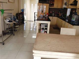 Bán nhà mặt phố tại lạc long quân, 3 tầng + lửng, đối diện trường học trần văn ơn