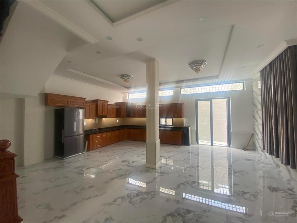 Bán biệt thự khu tên lửa, góc 2mt đường số 19, dt 10 x 22m, 3.5 tấm, giá 42 tỷ.