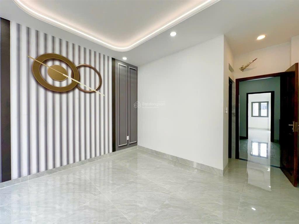 Bán nhà mới đẹp, có thang máy, khu đồng bộ cao tầng