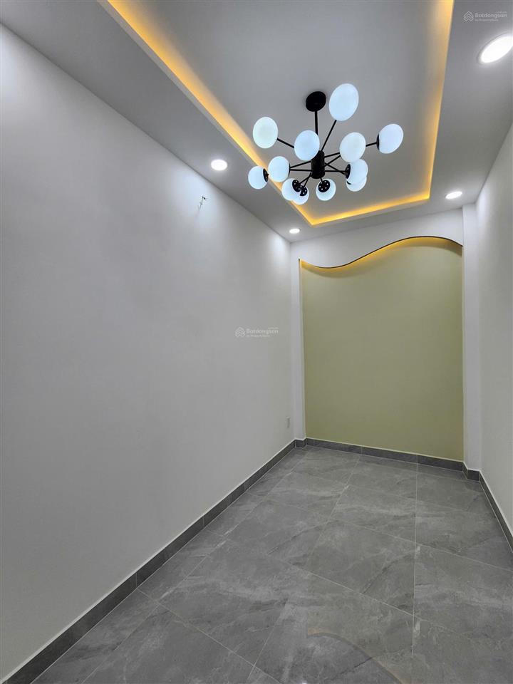 Mt đường lũy bán bích, dt 2,5m x 15m, 3,5 tấm, nhà đẹp
