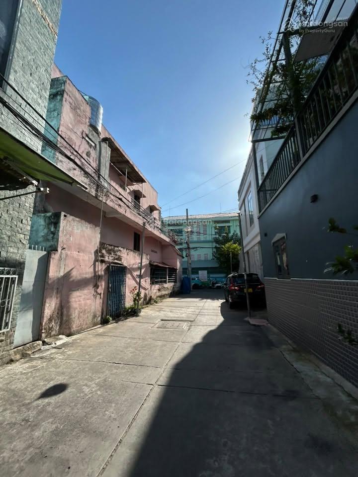 Góc 2mt phùng tá chu ngay trường học, dt 8.64 x 16m, cấp 4, giá 14.2 tỷ