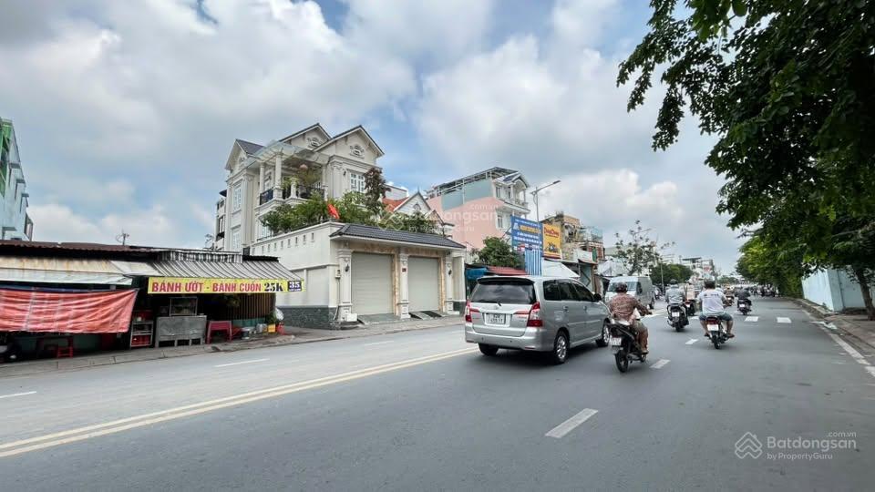 Góc 2mt đường nguyễn văn luông, dt 9 x 23.5m, nở hậu 11m, 3.5 tậu