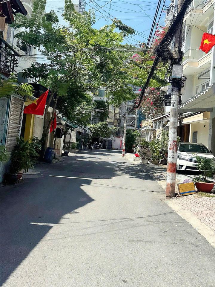 Bán nhà hẻm oto trục đường trần bá giao , 3 lầu , dt  4m x 12m , giá chỉ nhỉnh 7 tỷ