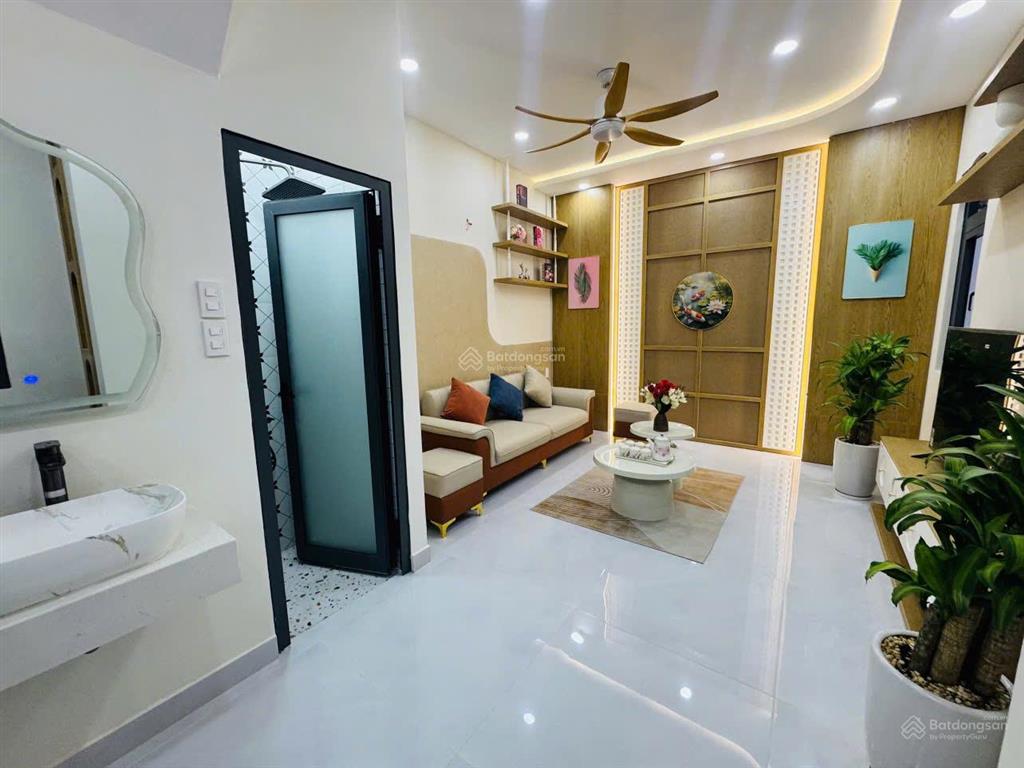 Bán nhà hẻm xe tải góc 2 mặt tiền đường lê hoàng phái , 1 trệt 3 lầu , giá hơn 8 tỷ