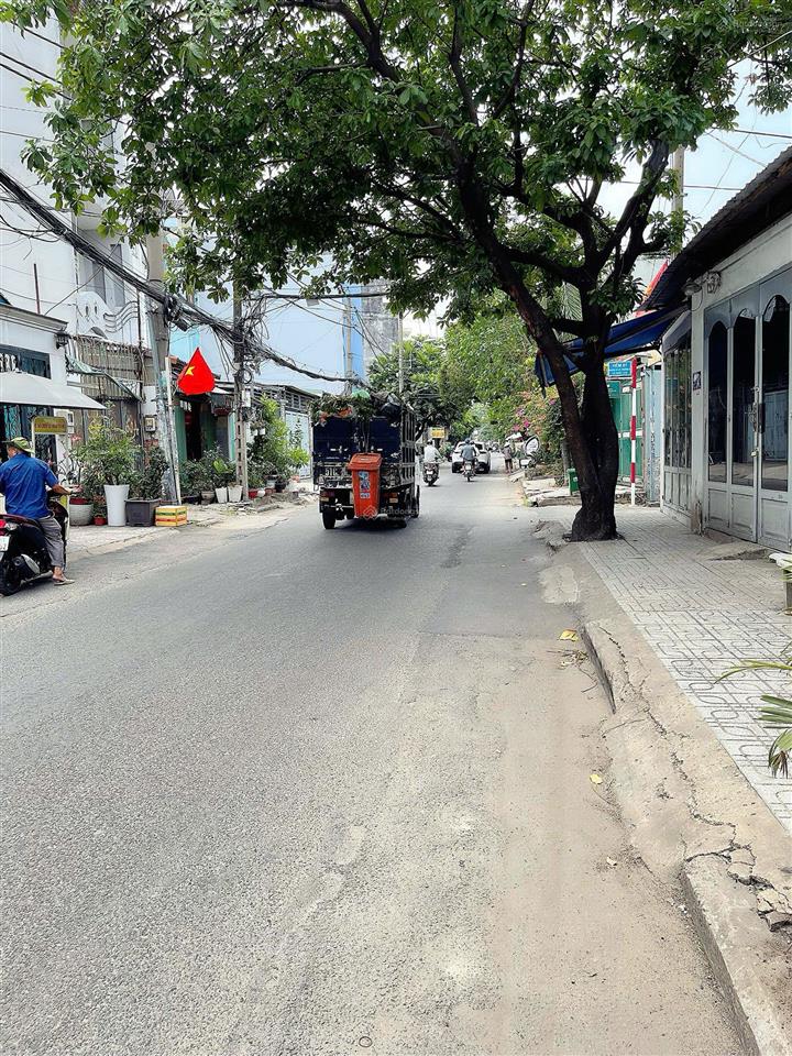 Bán nhà khu hồ bơi làng hoa của trục đường nguyễn văn khối