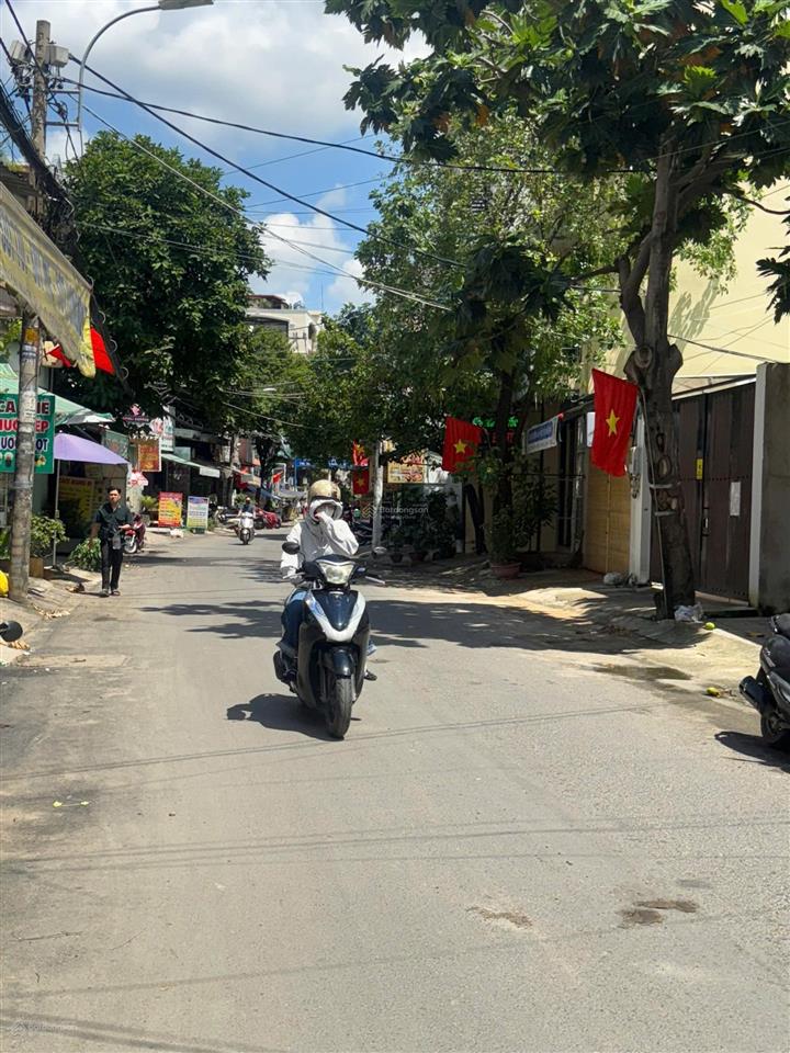Bán lô đất 136m2 của đường nguyễn thái sơn