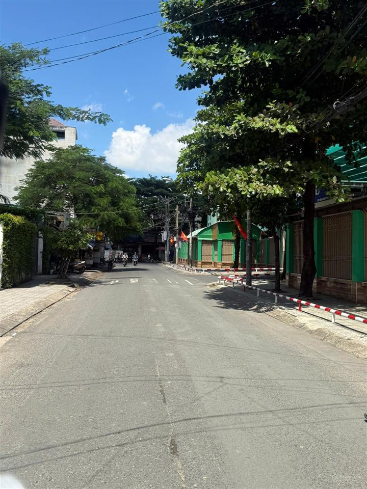 Bán lô đất 136m2 của đường nguyễn thái sơn