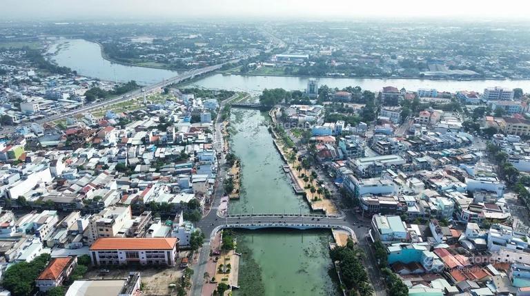 Mặt tiền sông vàm thuật  phạm huy thông, p. 5, 5,7m x 12m, 2 tấm, giá bán 12,5 tỷ tl