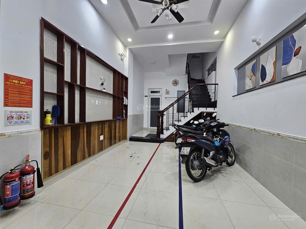 Bán nhà hẻm oto 3 tầng đường nguyễn oanh, p6 , đang cho thuê 30tr/1 tháng
