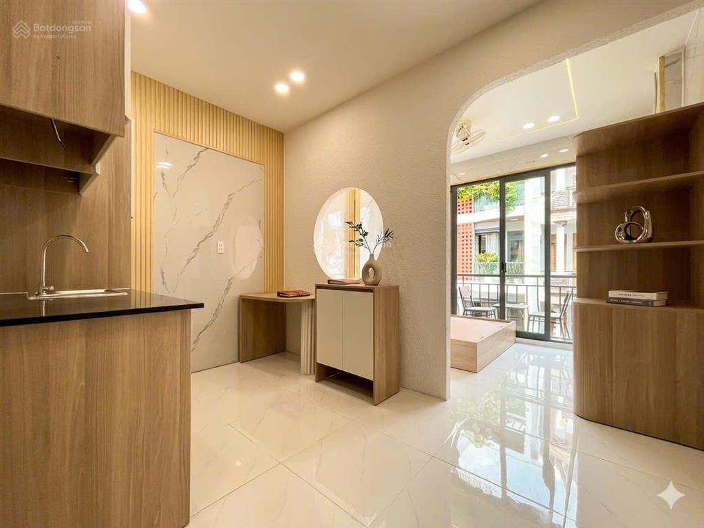 Bán chdv 102m2 , đang cho thuê 90tr/1 tháng , 12 phòng , 5 tầng , giá chỉ 11,6 tỷ đường lê văn thọ