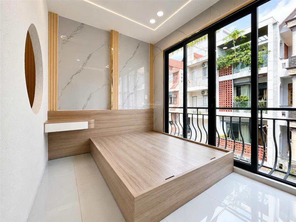 Bán chdv 102m2 , đang cho thuê 90tr/1 tháng , 12 phòng , 5 tầng , giá chỉ 11,6 tỷ đường lê văn thọ