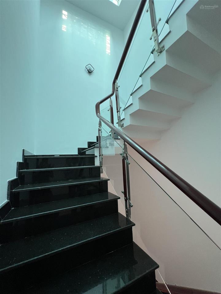 Bán đất nền kdc 6b intresco 100m2 giá 8.5 tỷ ( đã bao gồm móng cọc )