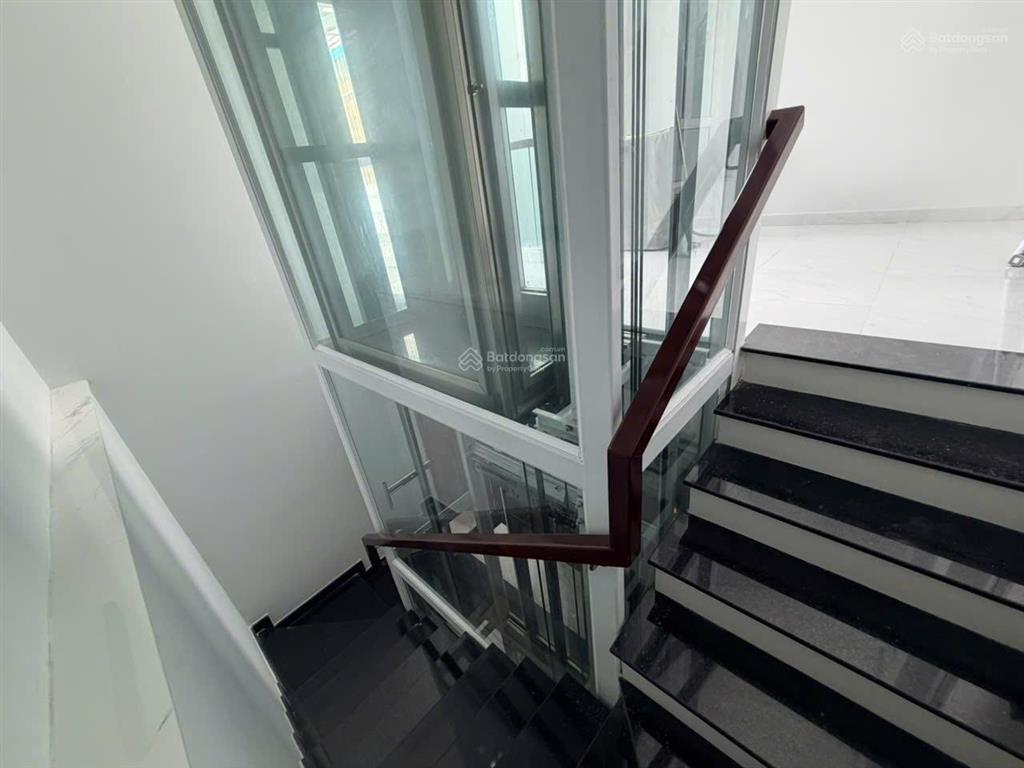Bán gấp nhà riêng 4pn, 5wc, thang máy 100m2 tại dương hồng garden house, 12,5 tỷ