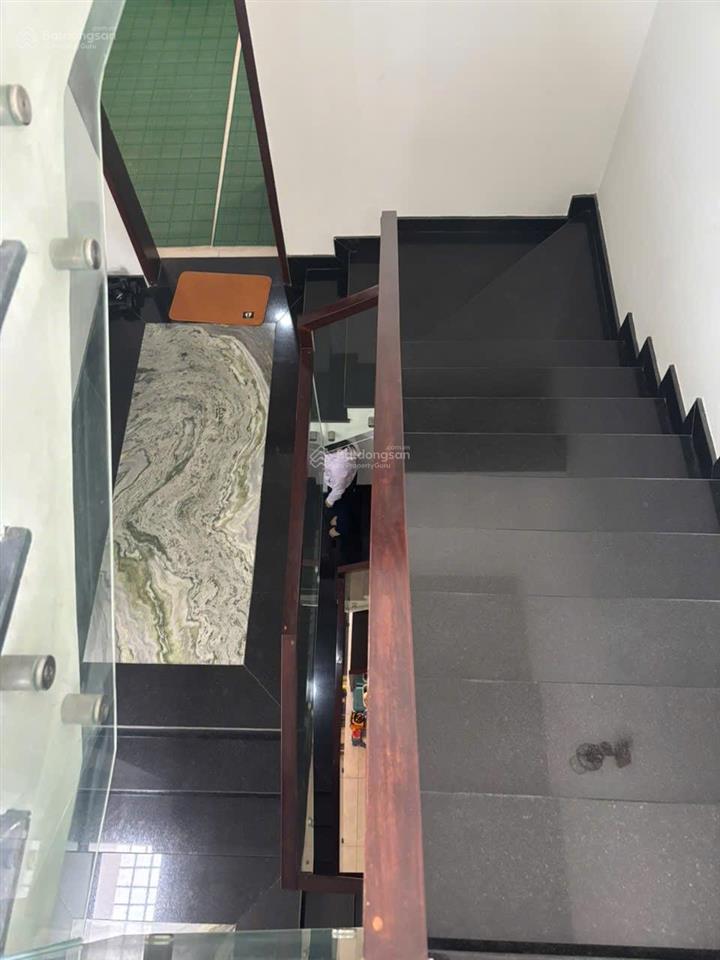 Bán nhà riêng tại khu dân cư t30, 10,3 tỷ, 100m2, 4pn, 5wc, đẹp, nhiều tiện ích