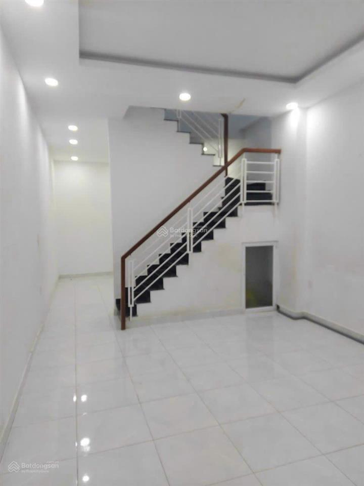 * 3 tỷ 7 bán nhà cao lỗ thông phạm hùng bhbc liền kề p4q8. (4x12) 2tầng, 2pn  2wc, gần parc mall