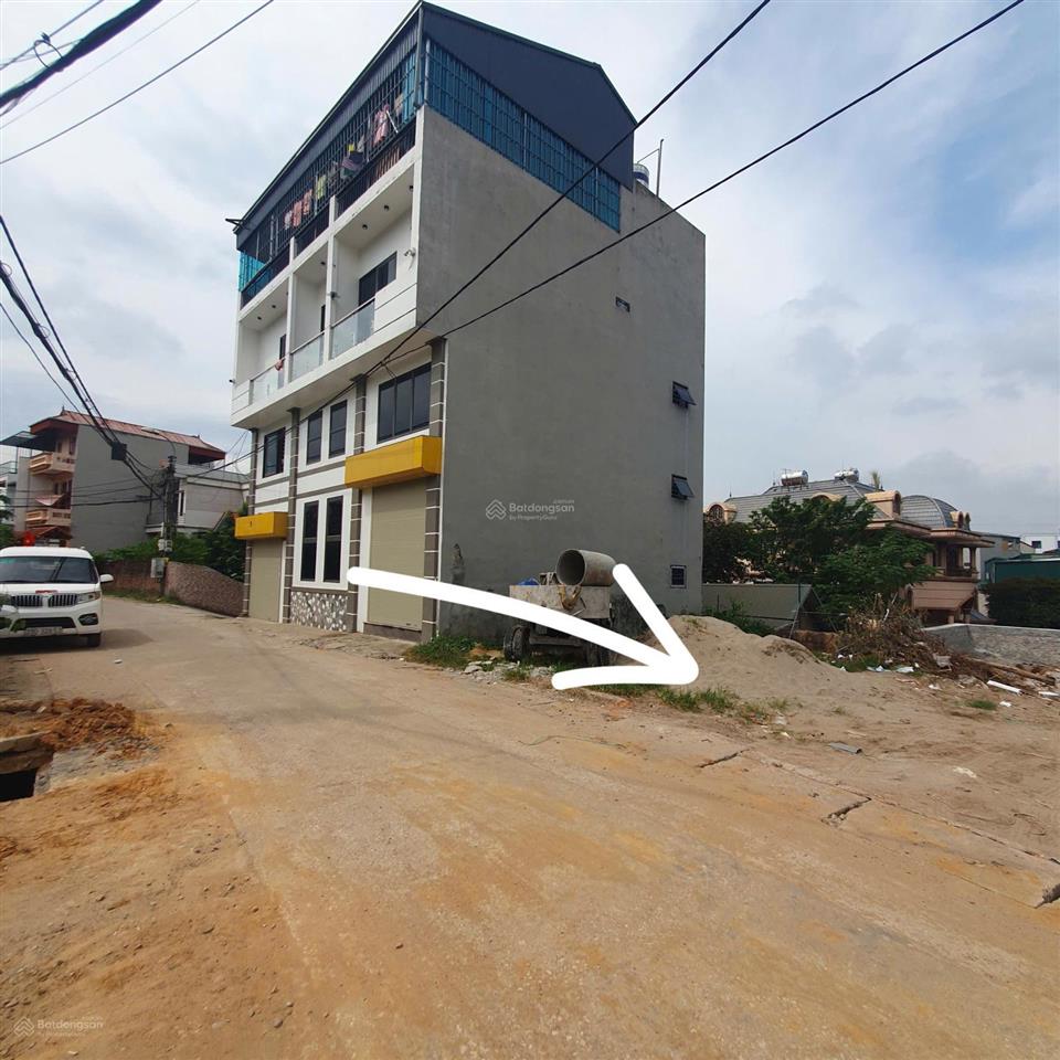 Nhà em cần bán gấp đất trục chính chùa thông. đối diện bv 105. đường 2 oto tránh. dân cư sầm uất