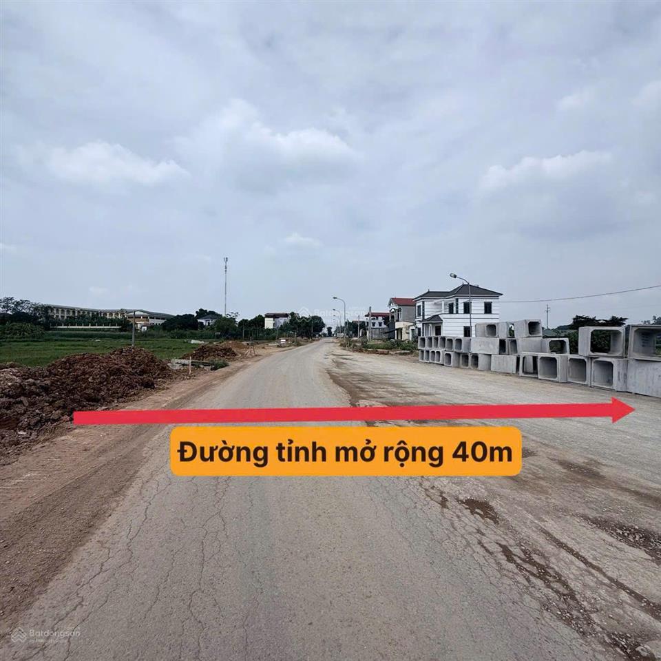 Nhà em có suất nội bộ khu đất phường tùng thiện. sát tl413 đang mở rộng 40m. 100% thổ cư