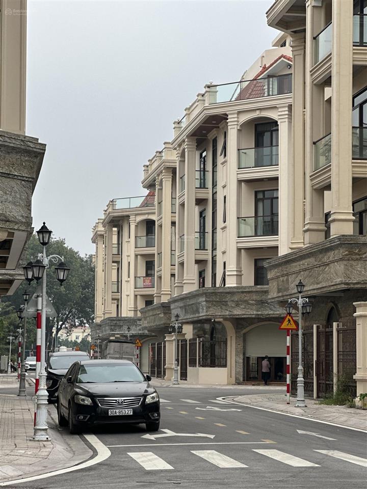 Cần bán gấp căn rẻ nhất liền kề 5t, có thang máy full giá 12 tỷ, ht vay ls 0%, vốn vào chỉ 3.8tỷ