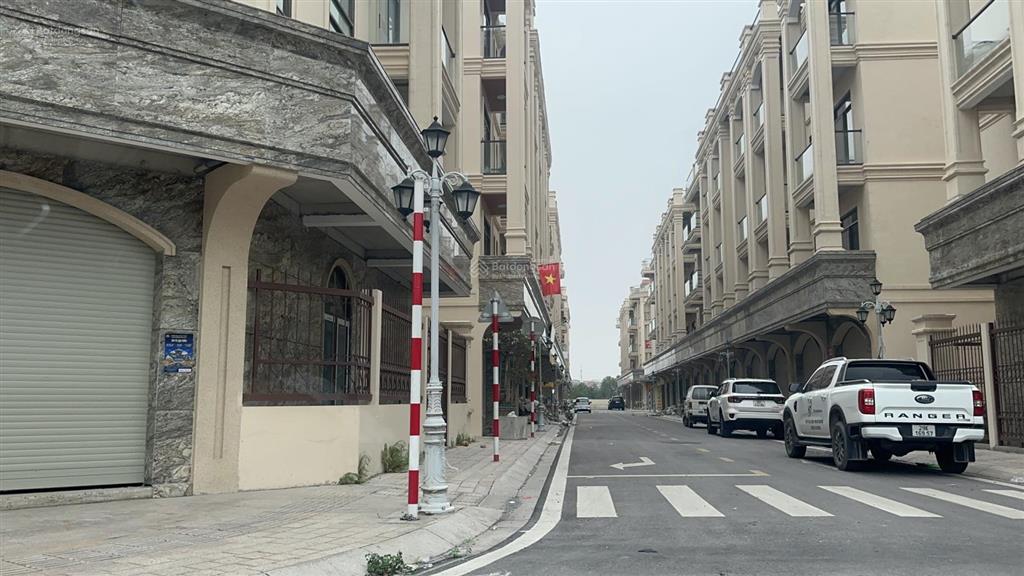 Cần bán gấp căn rẻ nhất liền kề 5t, có thang máy full giá 12 tỷ, ht vay ls 0%, vốn vào chỉ 3.8tỷ