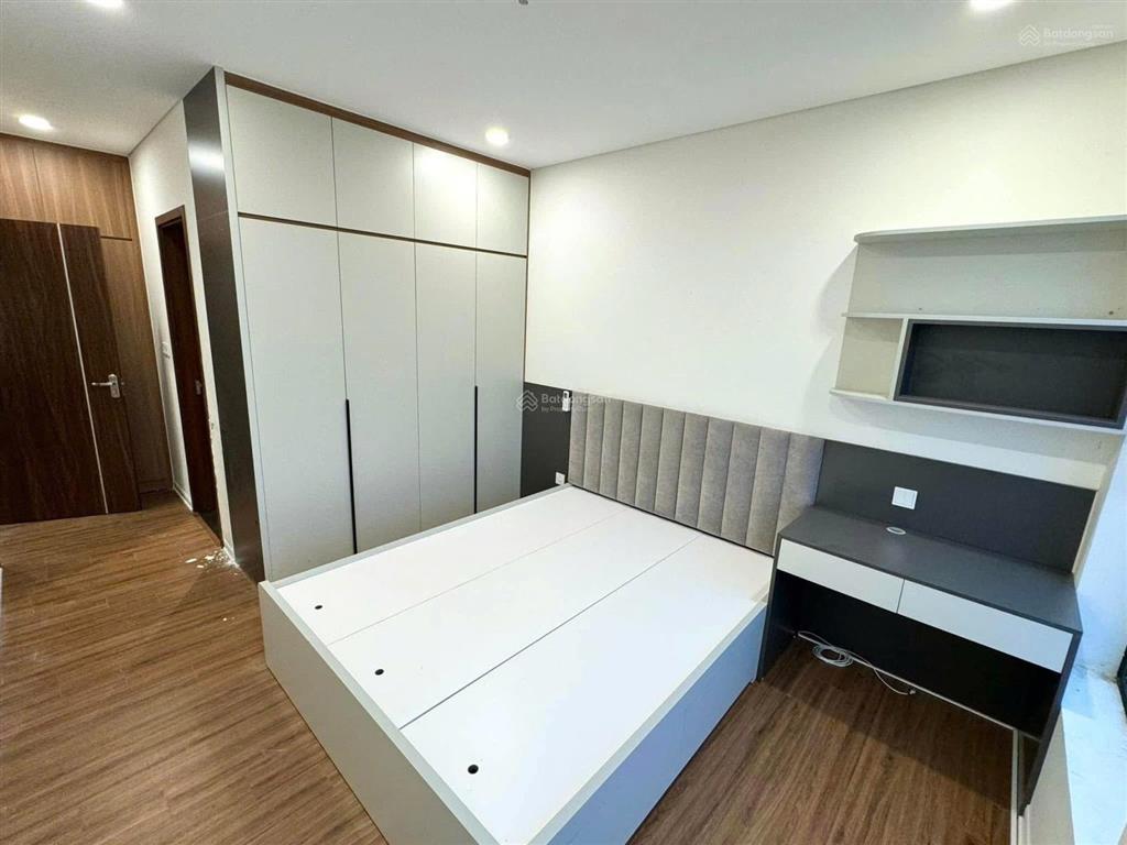 Sổ đỏ chính chủ căn góc 114m 3n2vs o9o2248ii5 tại berriver 390 nguyễn văn cừ 11tỷ