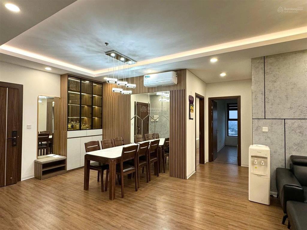 Sổ đỏ chính chủ căn góc 114m 3n2vs o9o2248ii5 tại berriver 390 nguyễn văn cừ 11tỷ