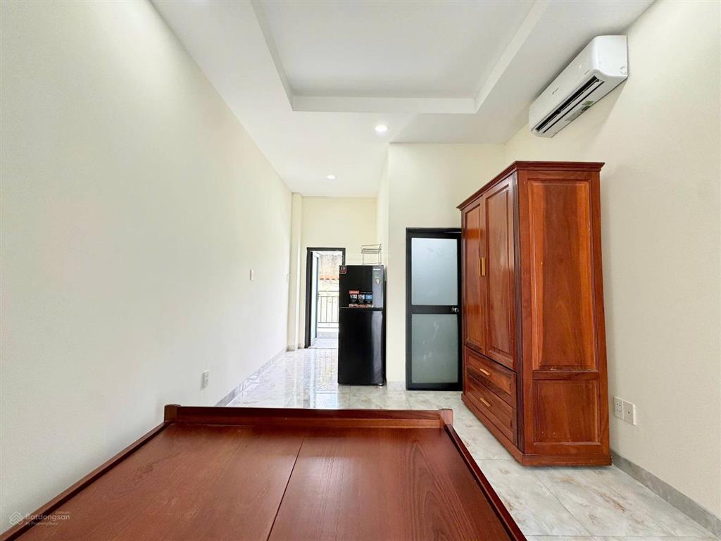 Phòng cho thuê đầy đủ nội thất, có ban công, 162 trường chinh, giá 5tr