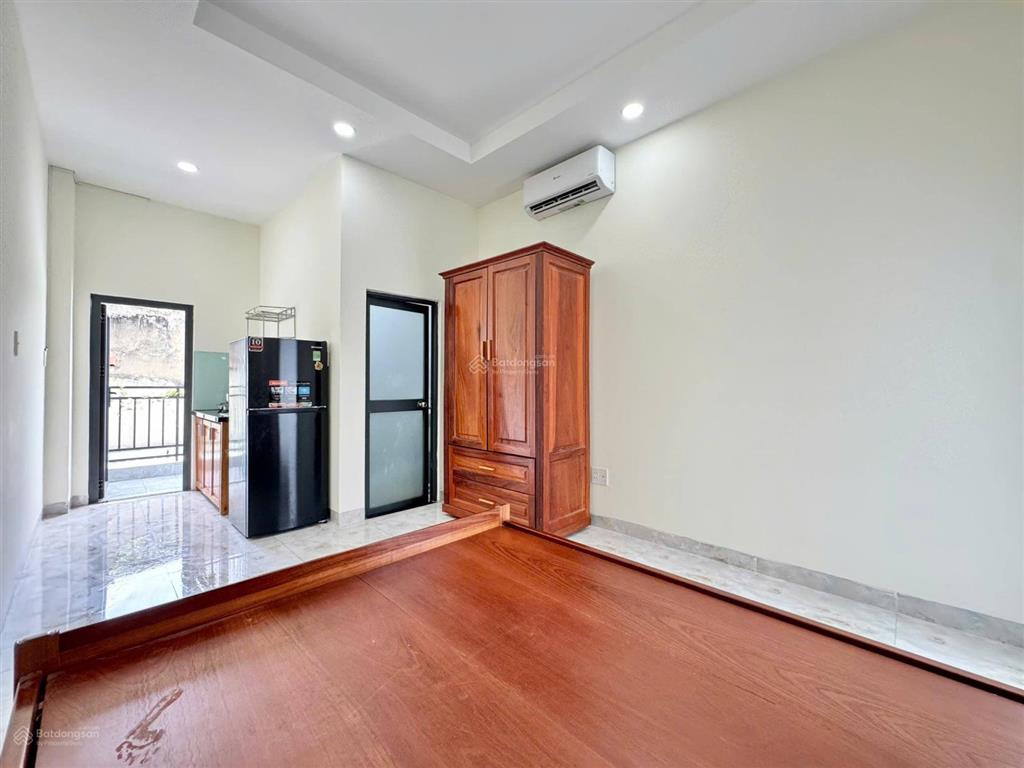 Phòng cho thuê đầy đủ nội thất, có ban công, 162 trường chinh, giá 5tr