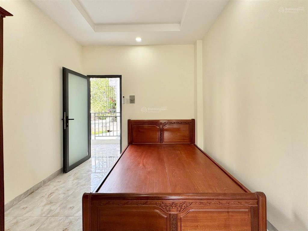 Phòng cho thuê đầy đủ nội thất, có ban công, 162 trường chinh, giá 5tr